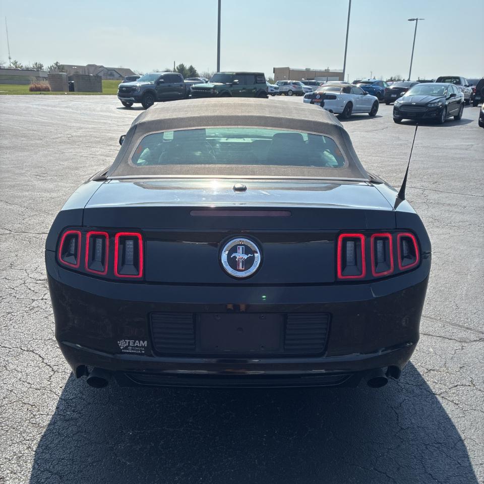 Ford Mustang 2dr Conv V6 2014