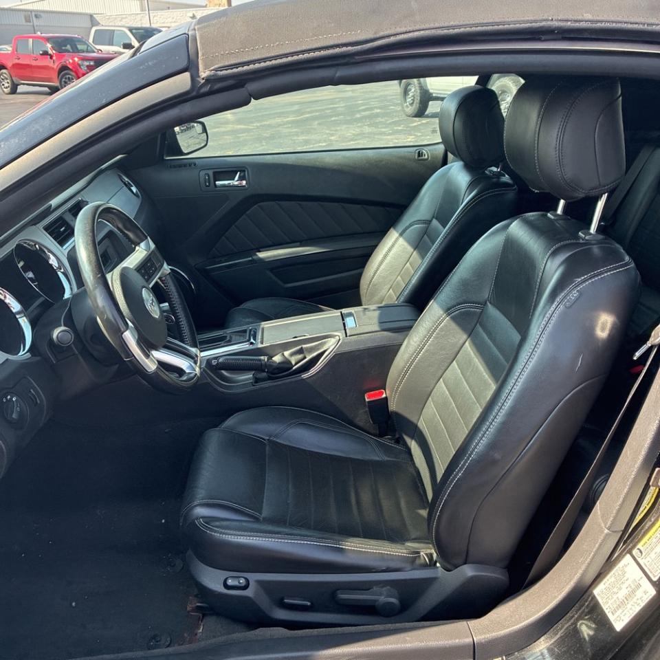 Ford Mustang 2dr Conv V6 2014