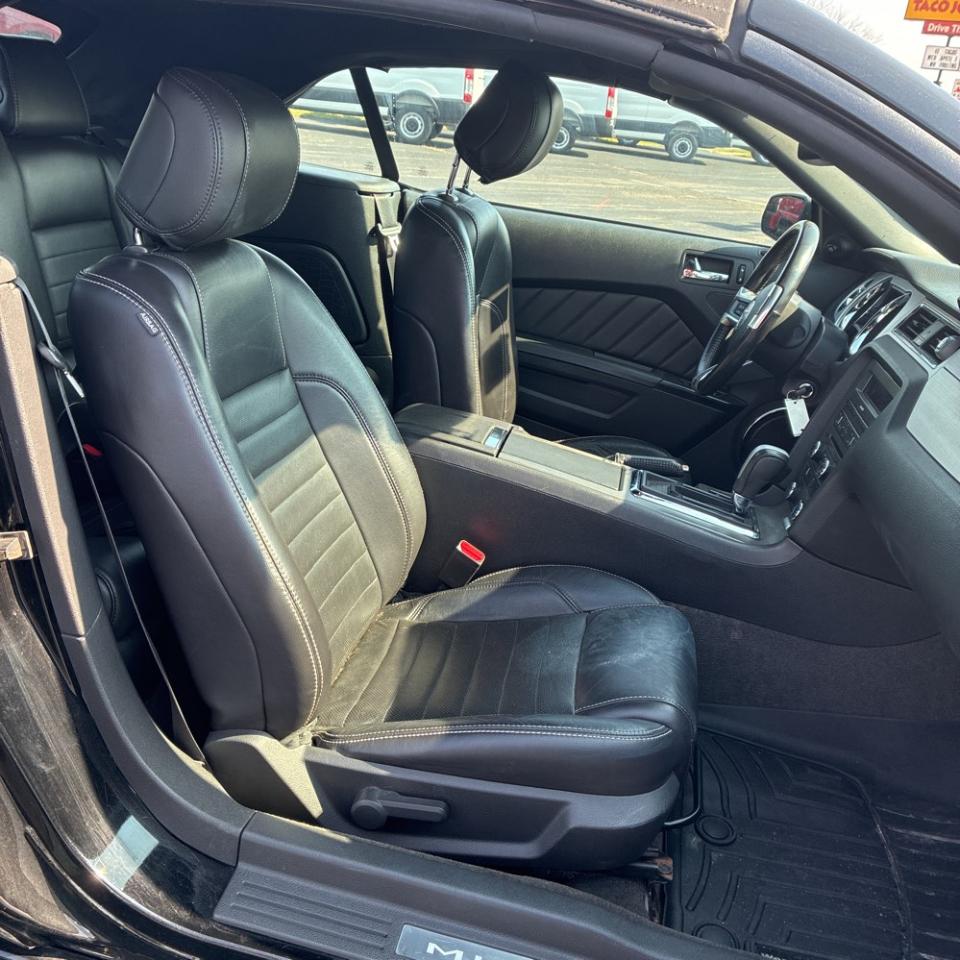 Ford Mustang 2dr Conv V6 2014