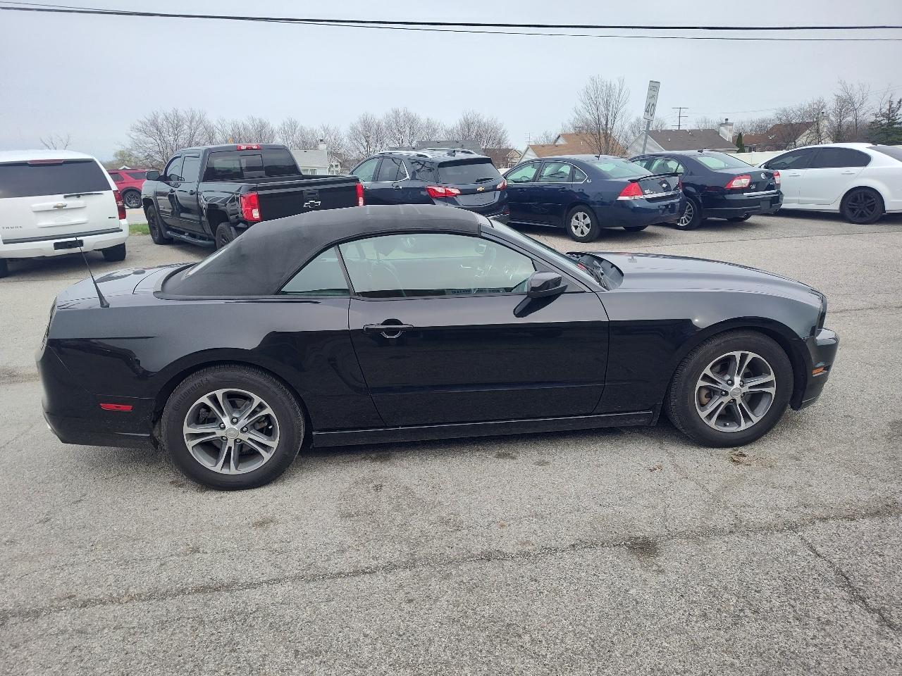 Ford Mustang 2dr Conv V6 2014