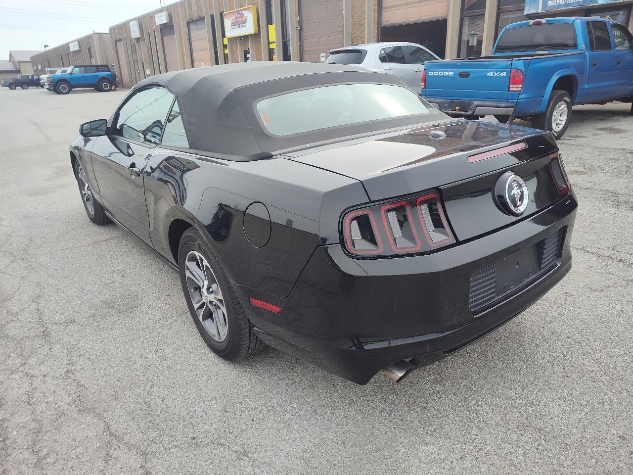 Ford Mustang 2dr Conv V6 2014