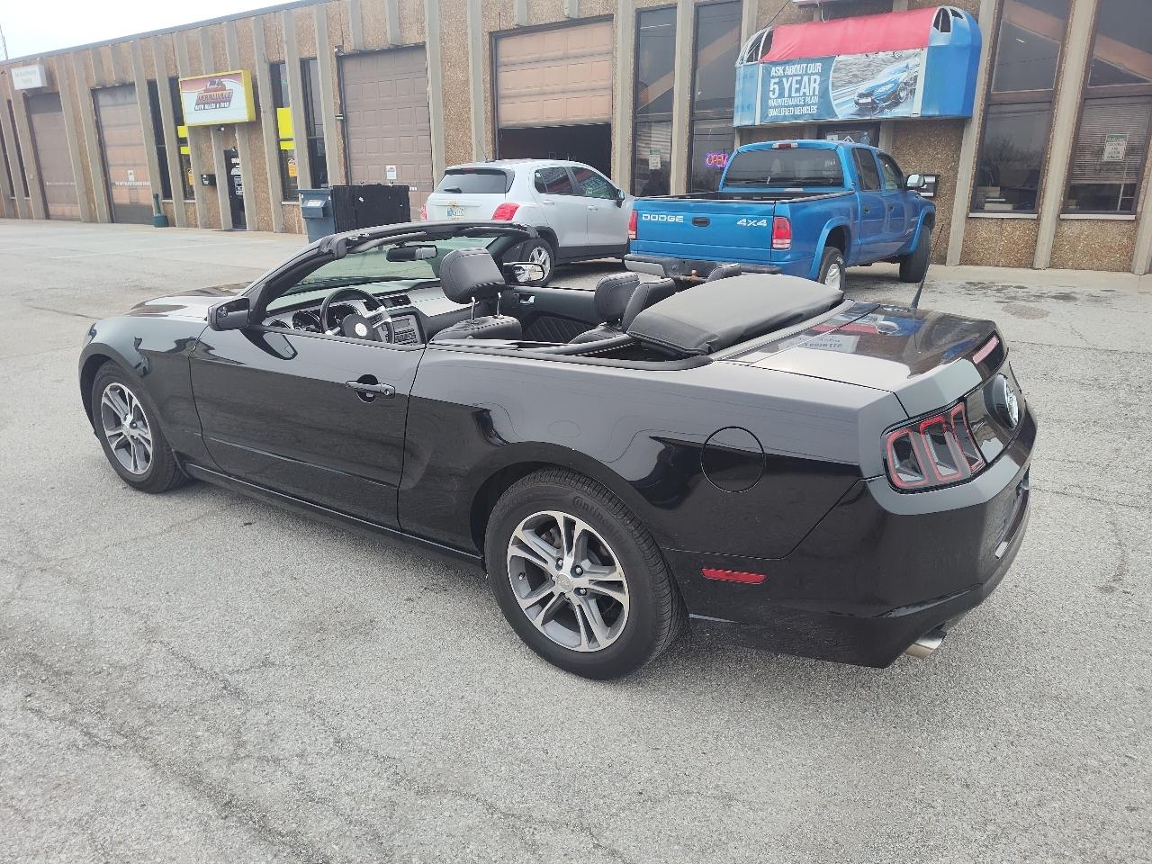 Ford Mustang 2dr Conv V6 2014