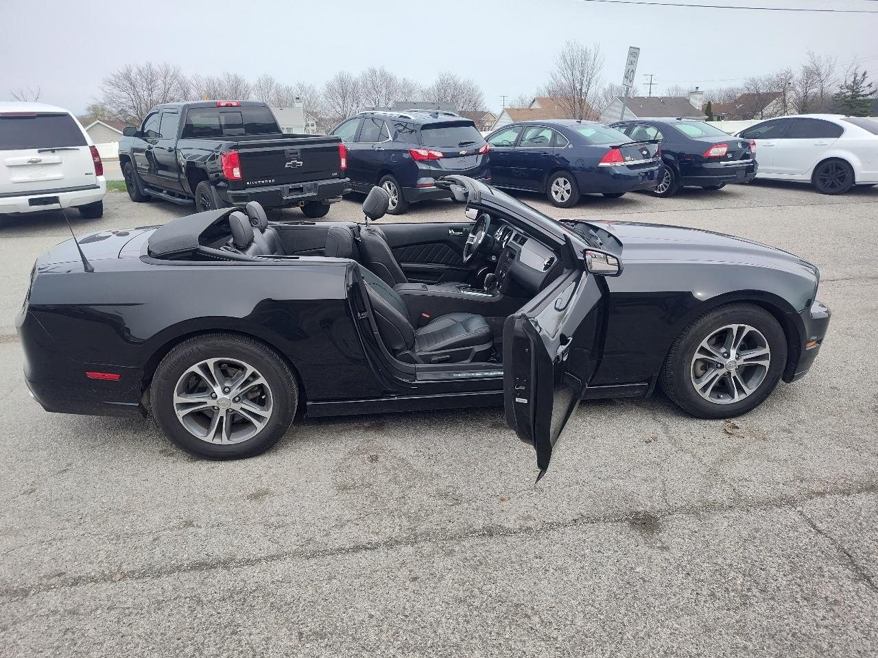 Ford Mustang 2dr Conv V6 2014