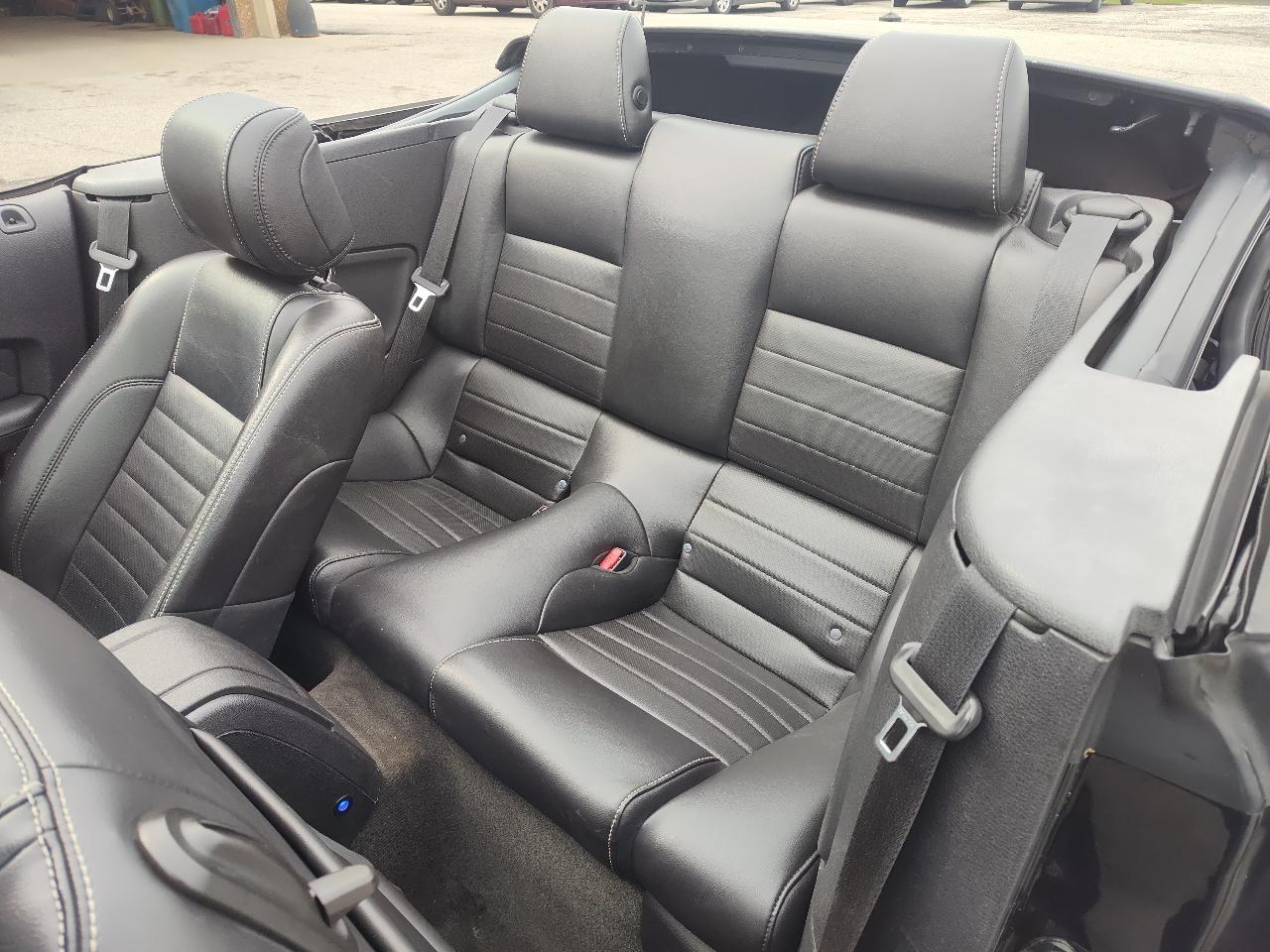 Ford Mustang 2dr Conv V6 2014