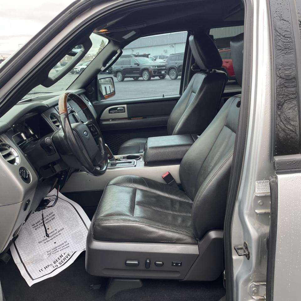 Ford Expedition 4WD 4dr Limited 2010