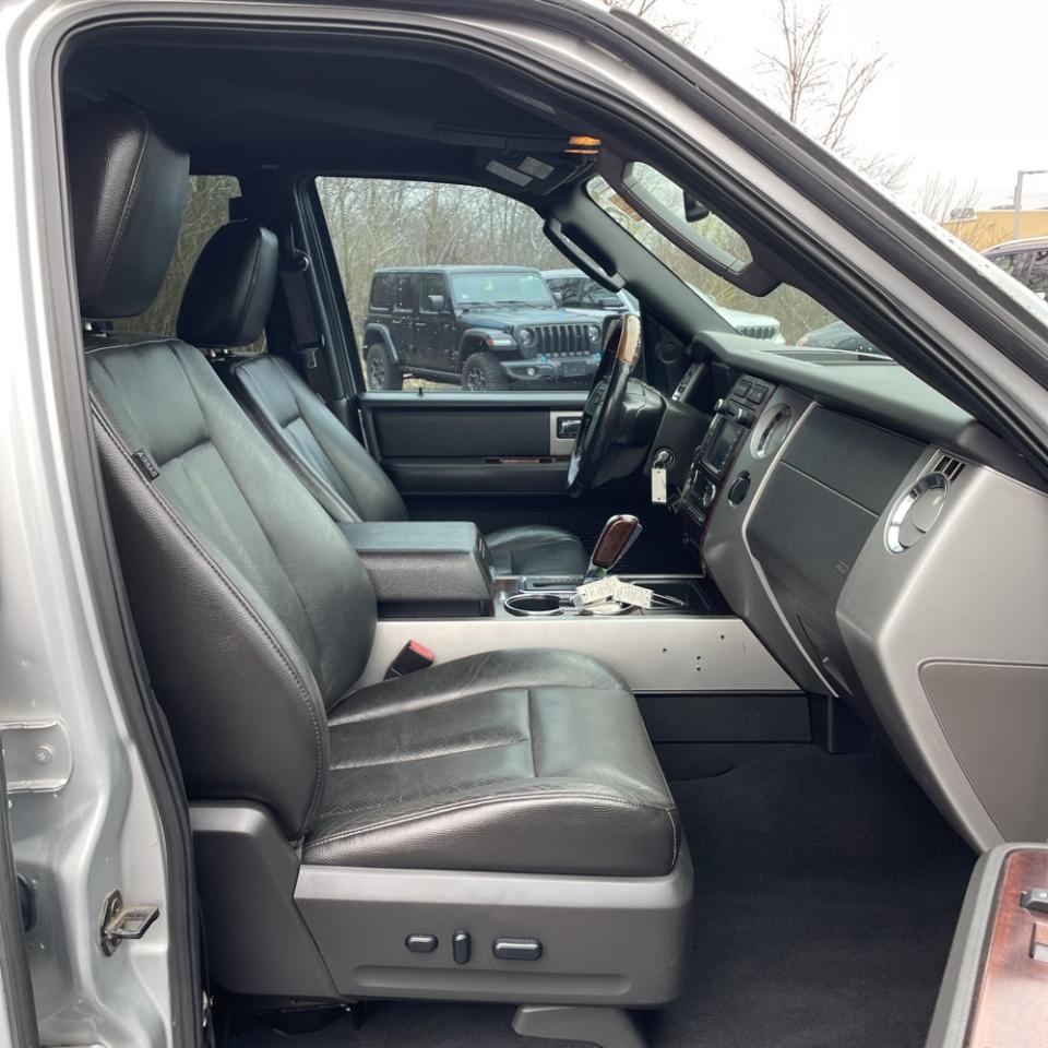 Ford Expedition 4WD 4dr Limited 2010