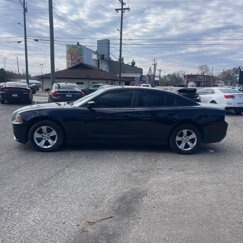 Dodge Charger 4dr Sdn SE RWD 2011