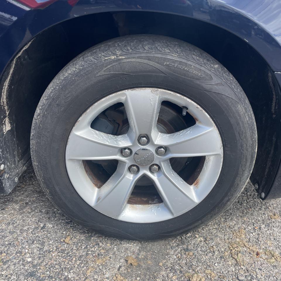 Dodge Charger 4dr Sdn SE RWD 2011