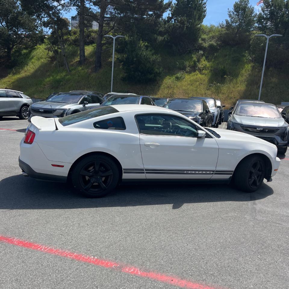 Ford Mustang 2dr Cpe V6 2011