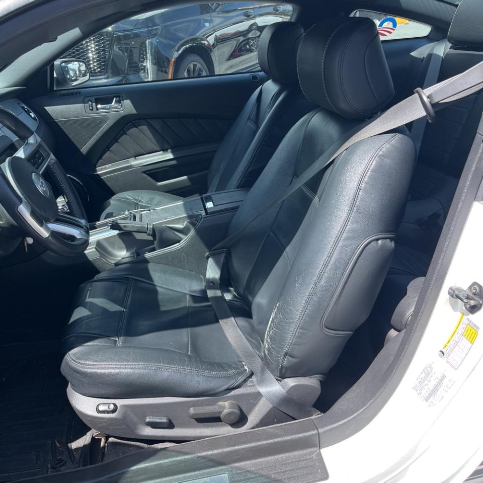 Ford Mustang 2dr Cpe V6 2011