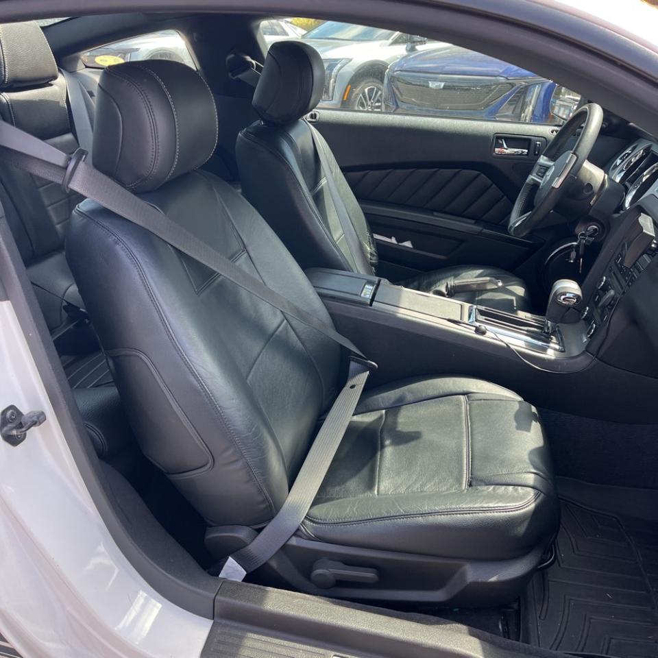 Ford Mustang 2dr Cpe V6 2011