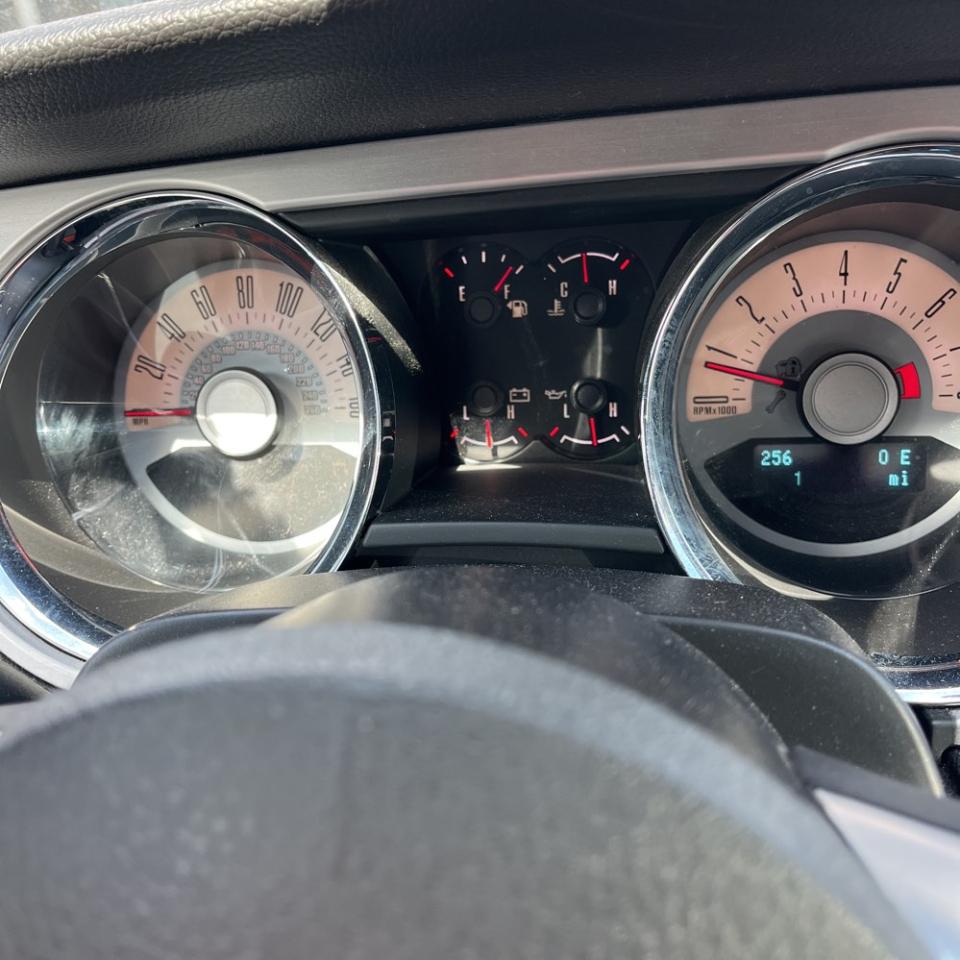 Ford Mustang 2dr Cpe V6 2011