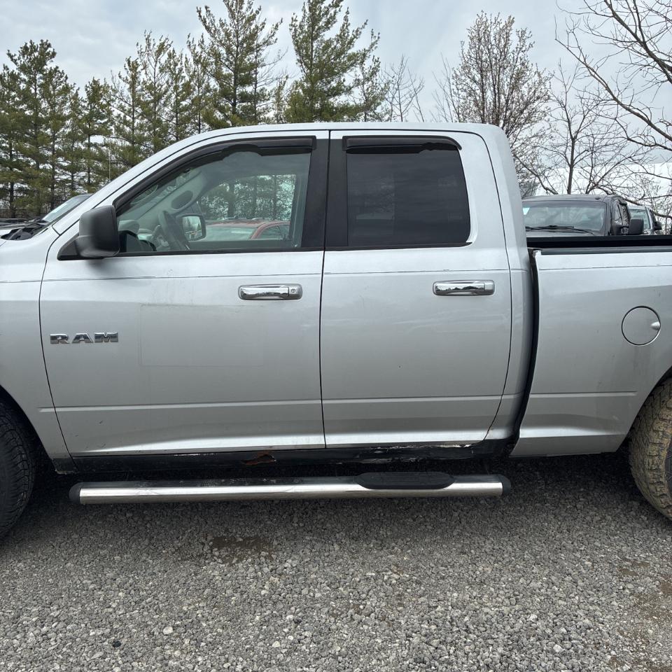 Dodge Ram 1500 4WD Quad Cab 140.5" SLT 2009