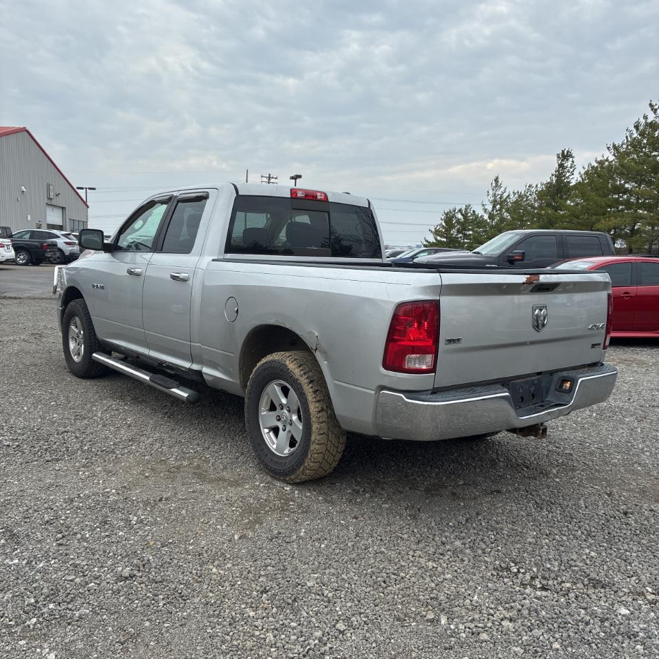 Dodge Ram 1500 4WD Quad Cab 140.5" SLT 2009
