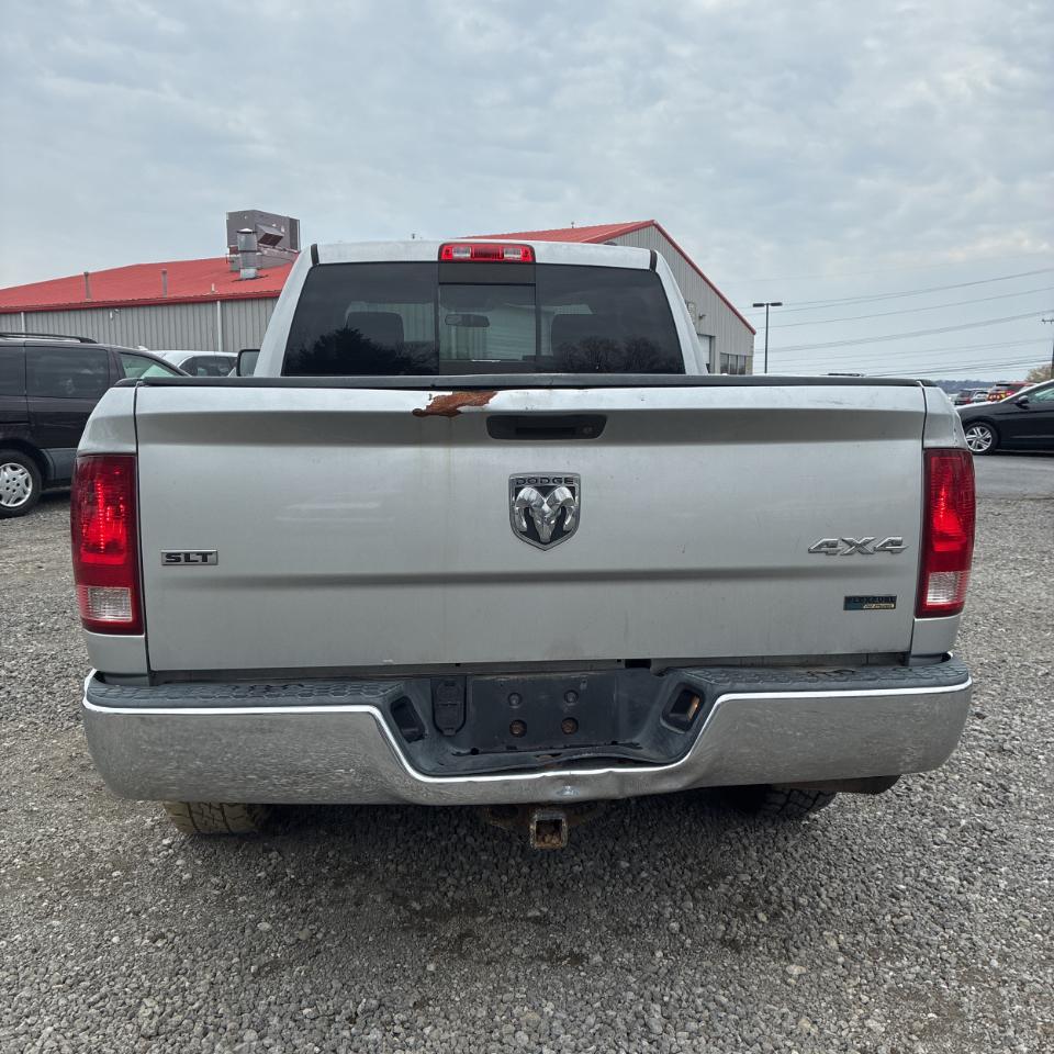 Dodge Ram 1500 4WD Quad Cab 140.5" SLT 2009