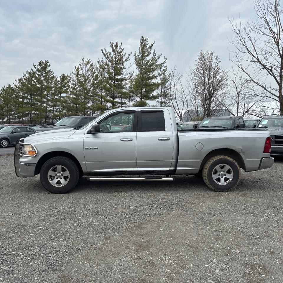 Dodge Ram 1500 4WD Quad Cab 140.5" SLT 2009