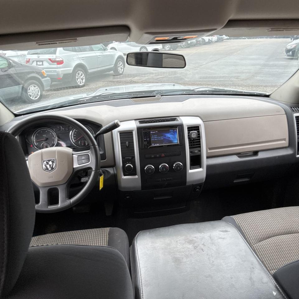 Dodge Ram 1500 4WD Quad Cab 140.5" SLT 2009