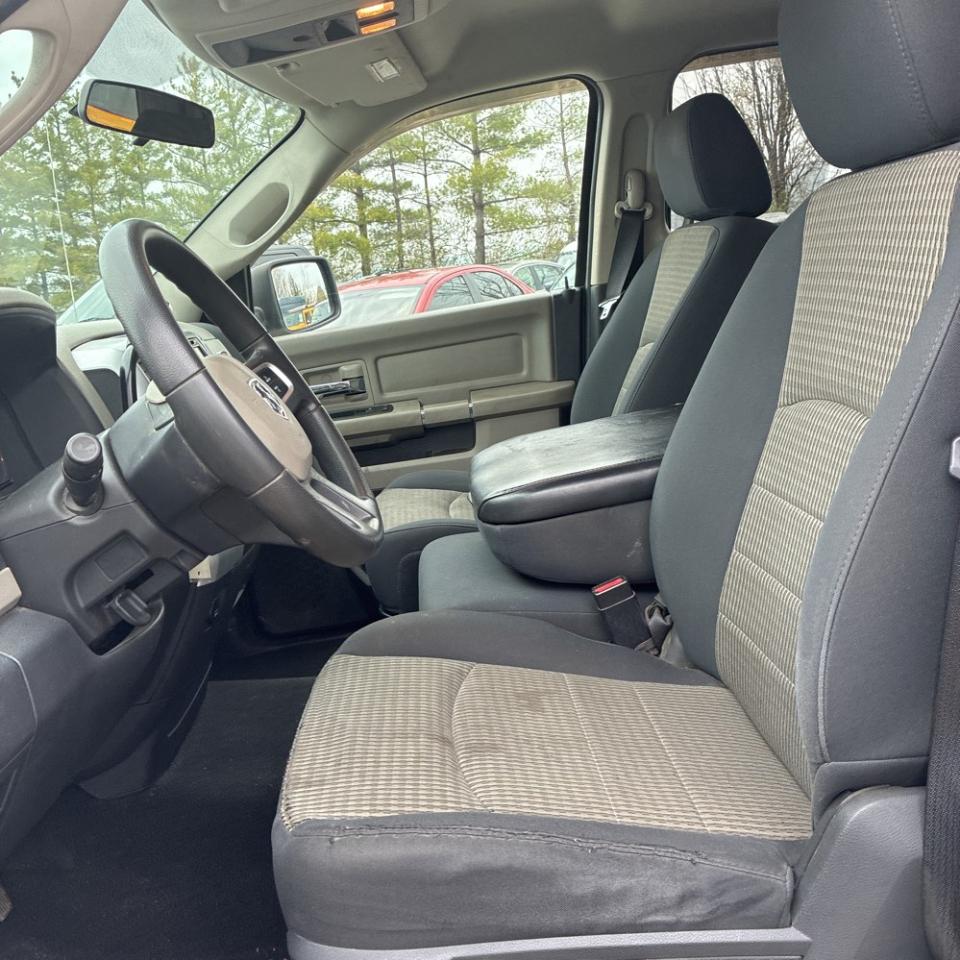 Dodge Ram 1500 4WD Quad Cab 140.5" SLT 2009