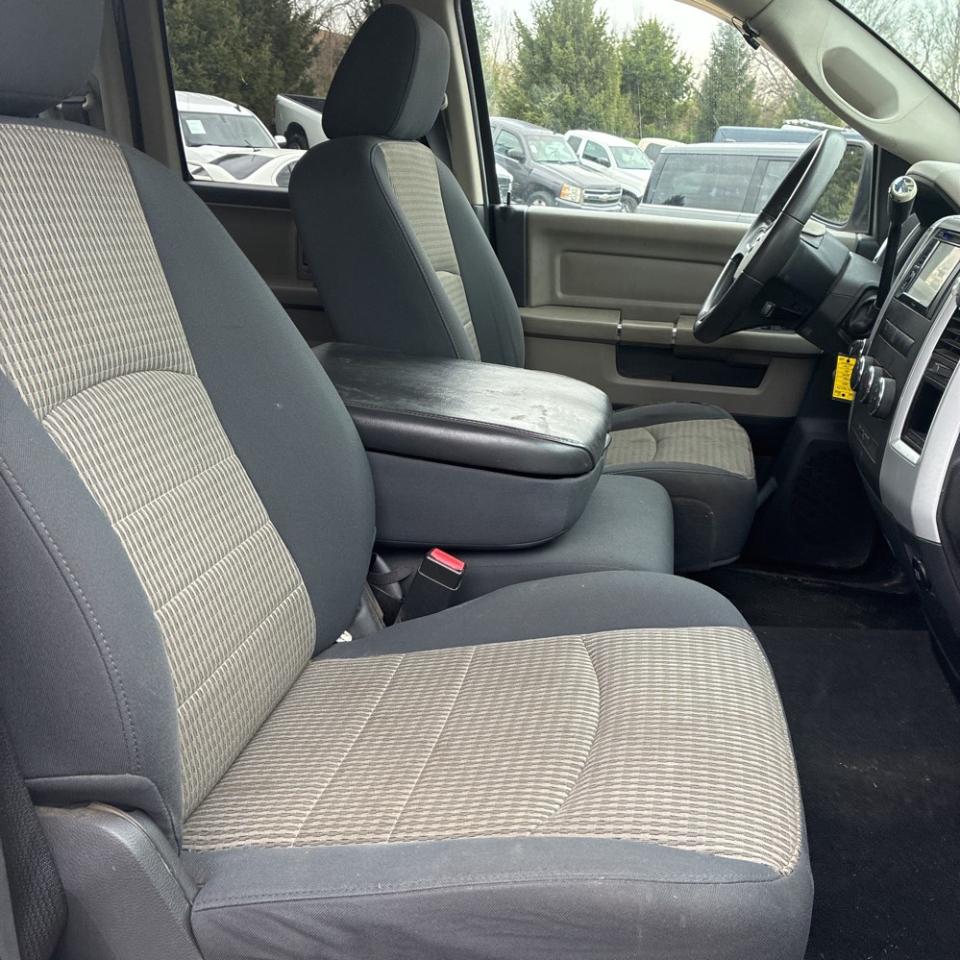 Dodge Ram 1500 4WD Quad Cab 140.5" SLT 2009