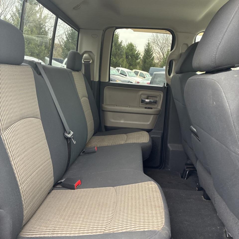 Dodge Ram 1500 4WD Quad Cab 140.5" SLT 2009