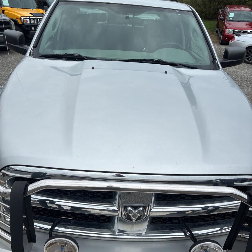 Dodge Ram 1500 4WD Quad Cab 140.5" SLT 2009