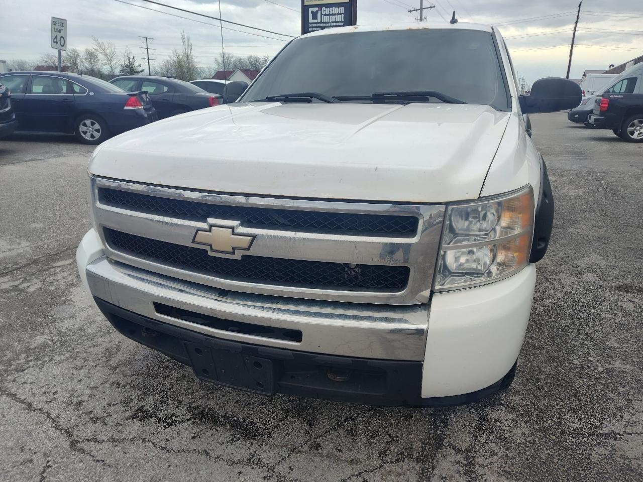 Chevrolet Silverado 1500 4WD Reg Cab 133.0" Work Truck 2009