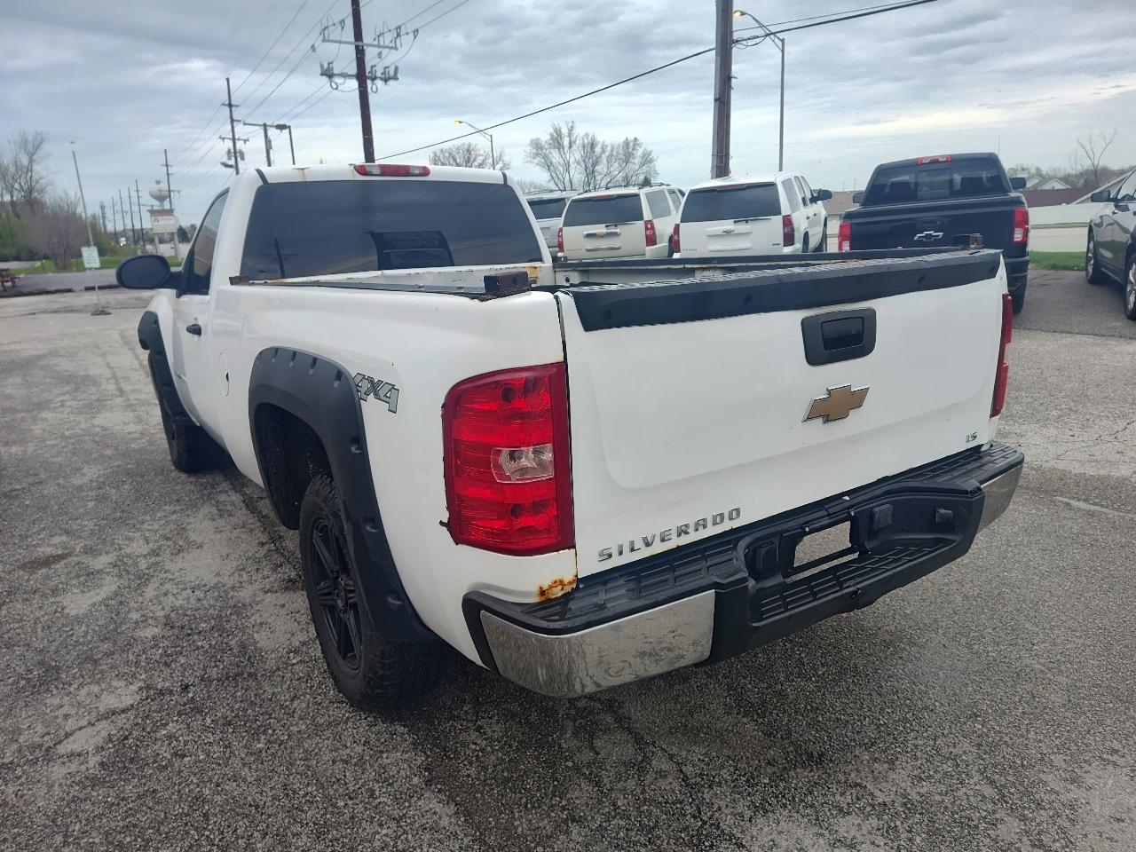 Chevrolet Silverado 1500 4WD Reg Cab 133.0" Work Truck 2009