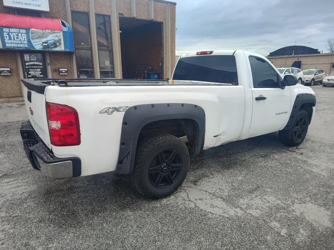 Chevrolet Silverado 1500 4WD Reg Cab 133.0" Work Truck 2009