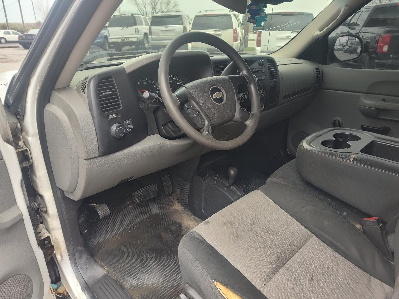 Chevrolet Silverado 1500 4WD Reg Cab 133.0" Work Truck 2009