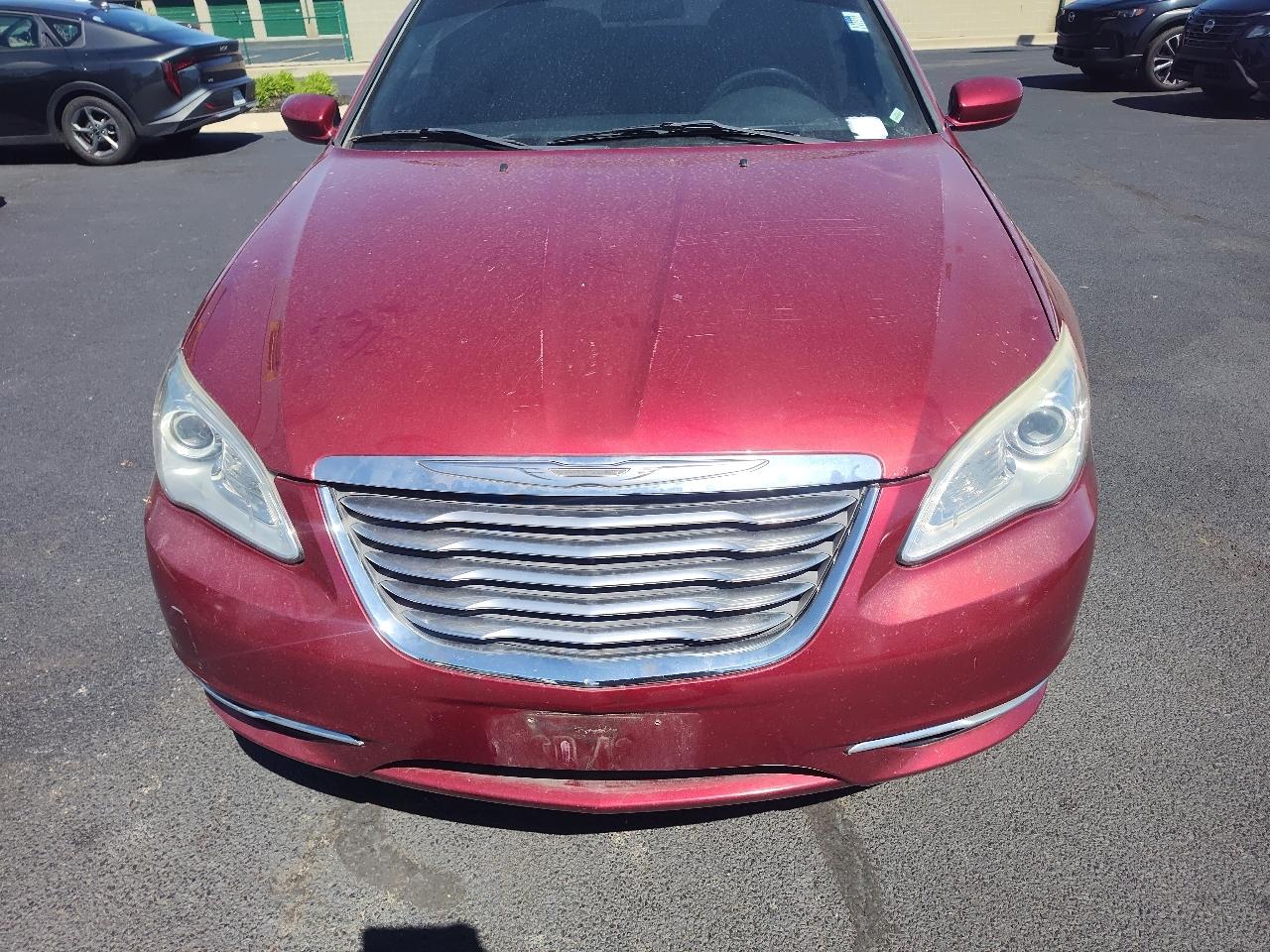 Chrysler 200 4dr Sdn Touring 2013