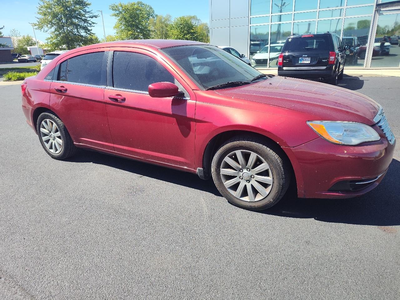 Chrysler 200 4dr Sdn Touring 2013