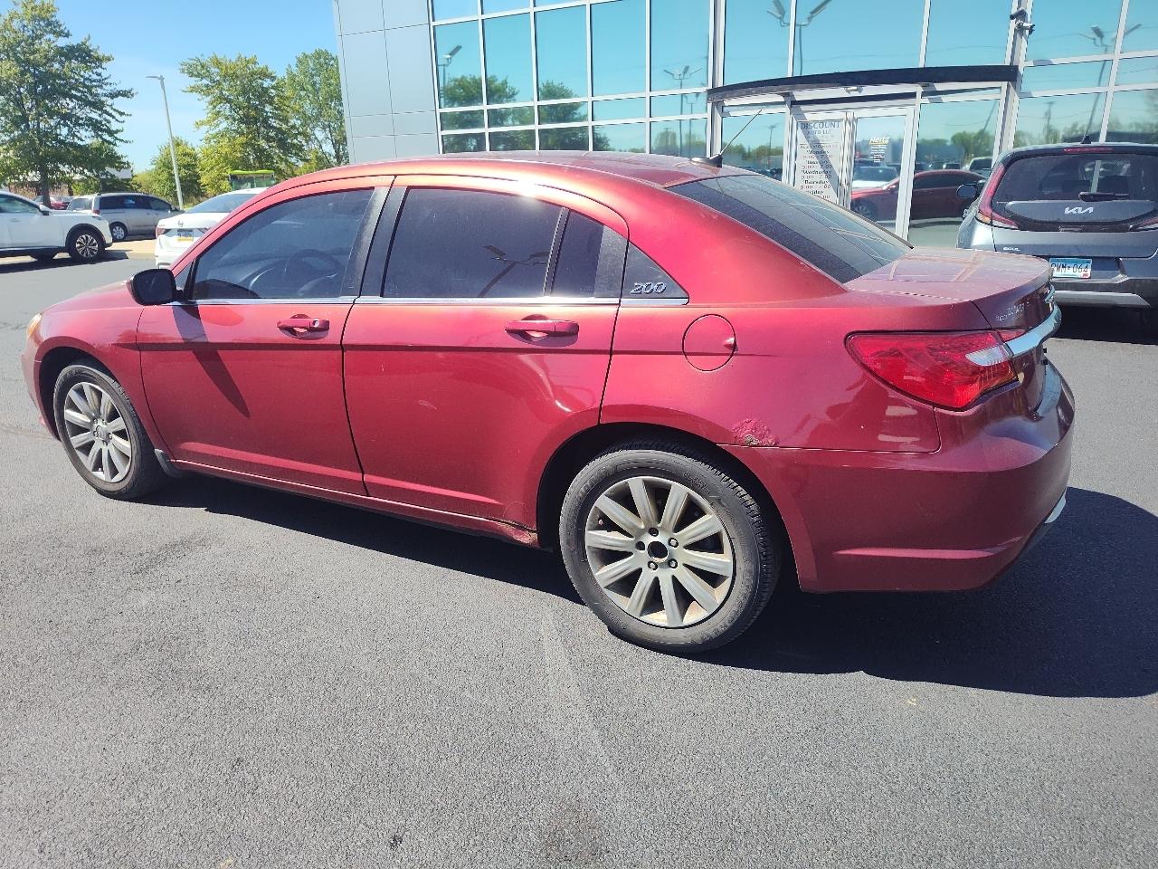 Chrysler 200 4dr Sdn Touring 2013