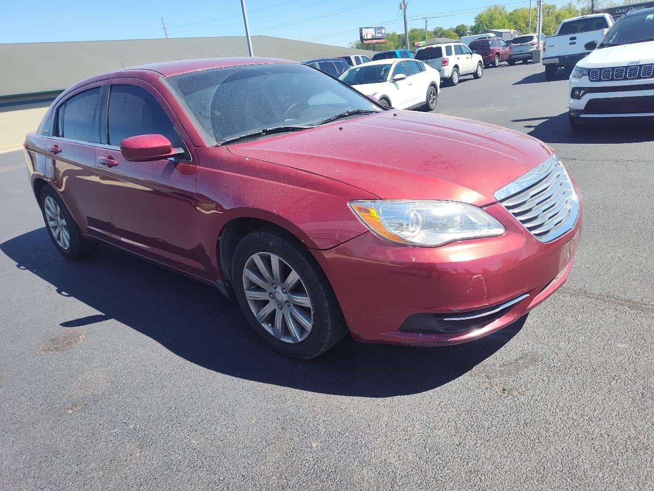 Chrysler 200 4dr Sdn Touring 2013