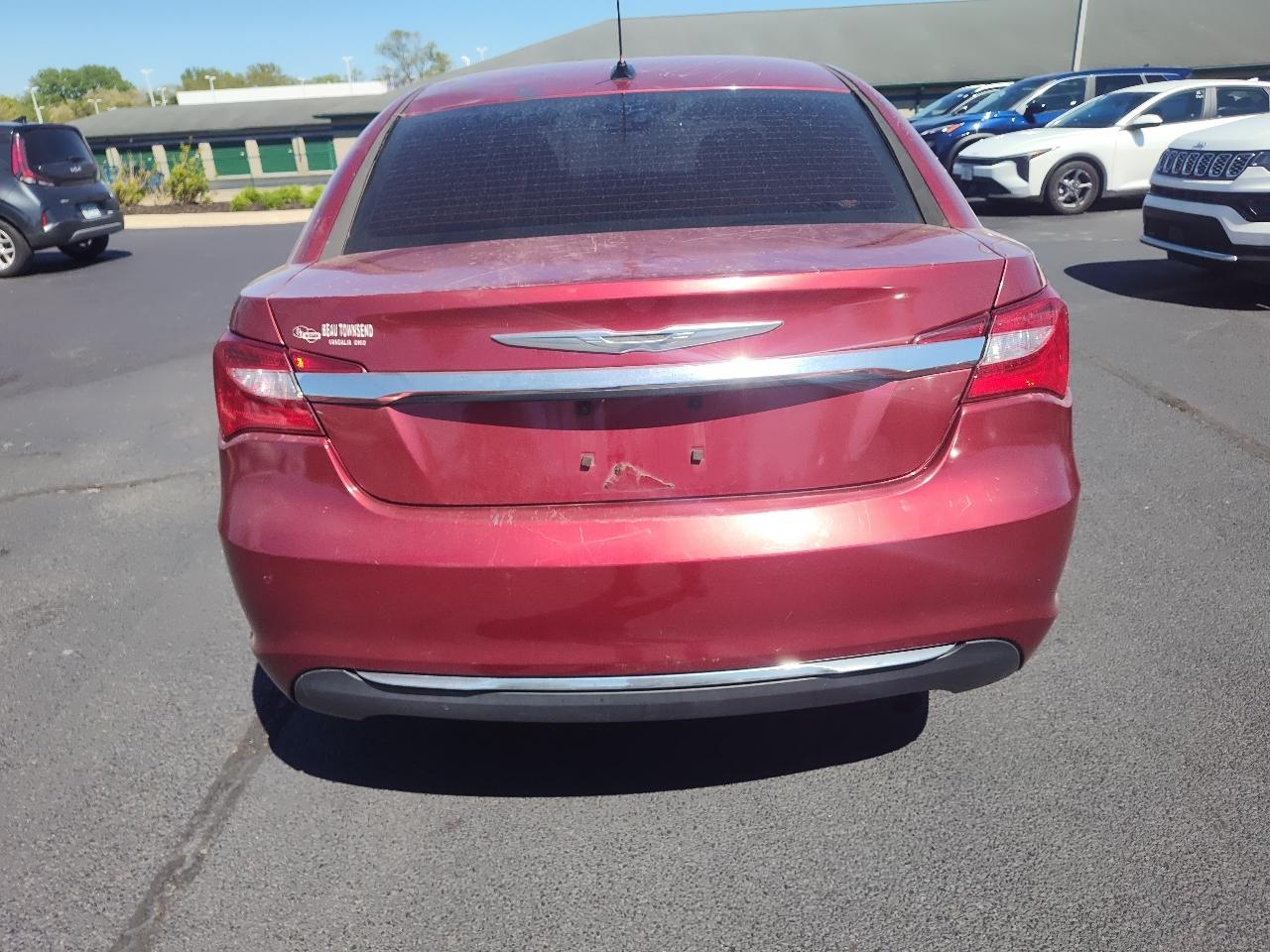 Chrysler 200 4dr Sdn Touring 2013
