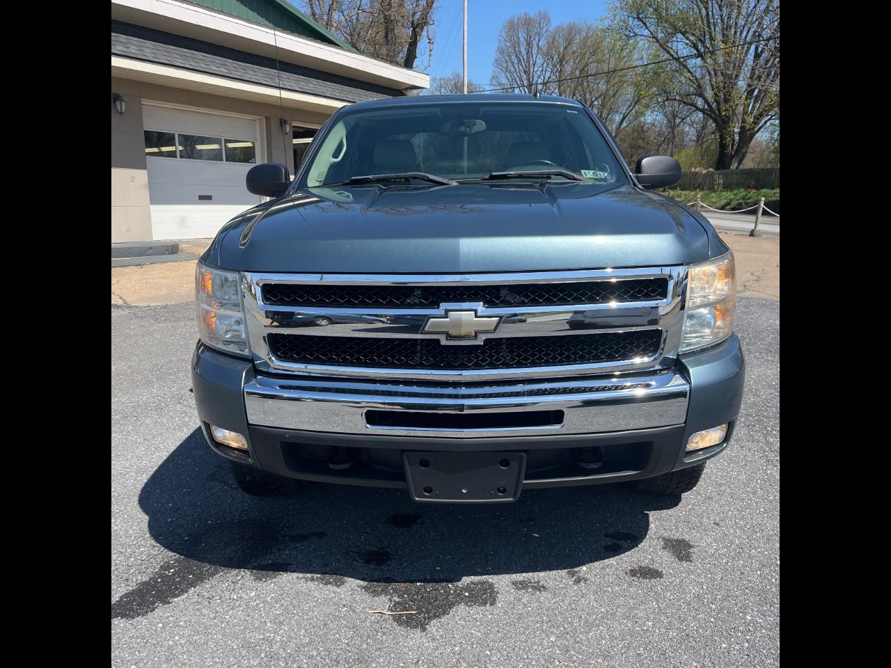 Chevrolet Silverado 1500 4WD Crew Cab 143.5" LT 2011