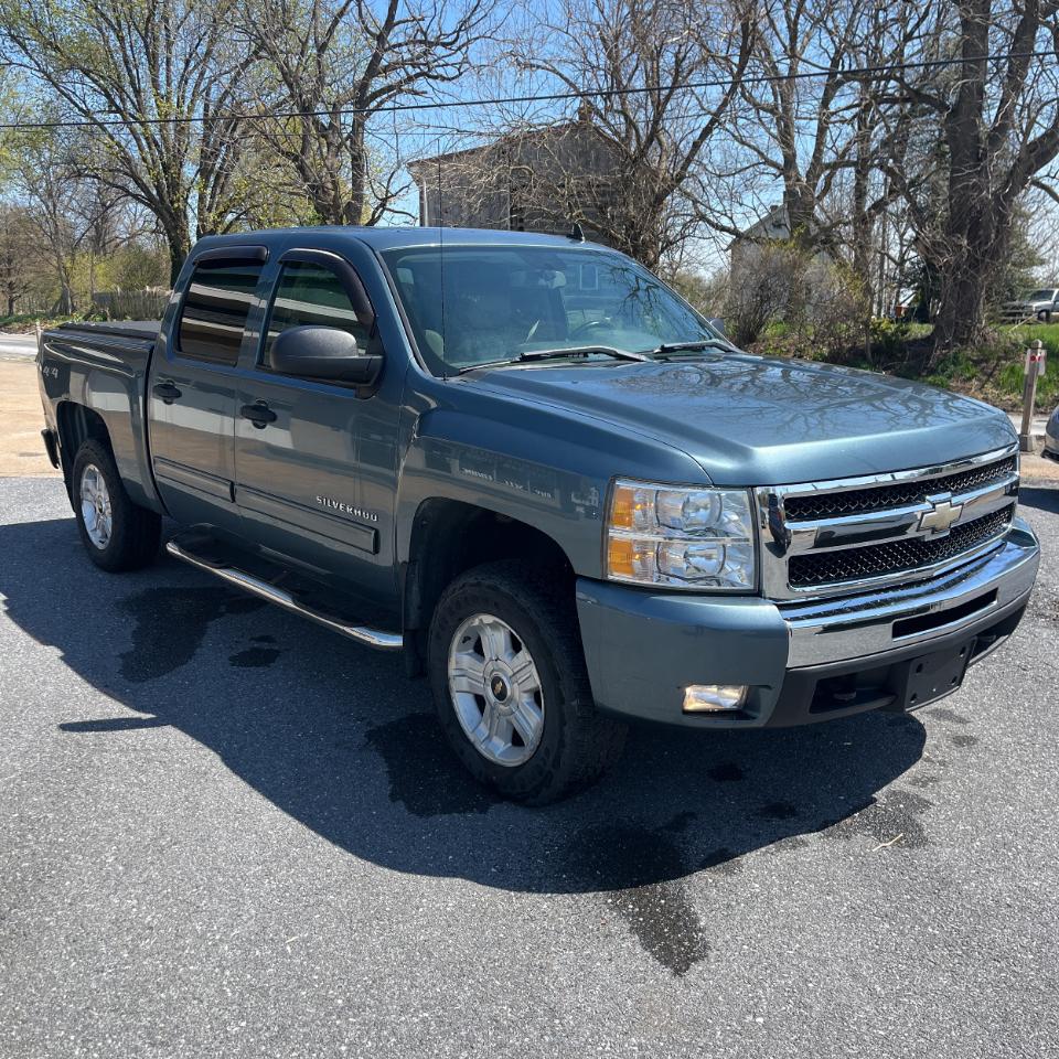 Chevrolet Silverado 1500 4WD Crew Cab 143.5" LT 2011