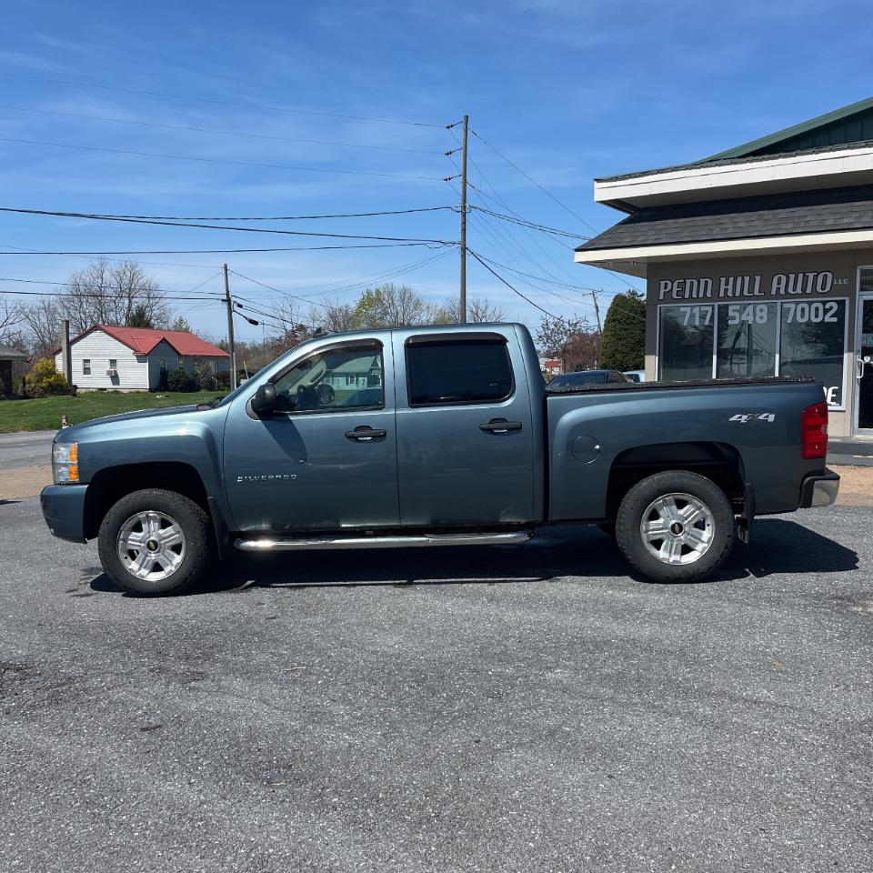 Chevrolet Silverado 1500 4WD Crew Cab 143.5" LT 2011