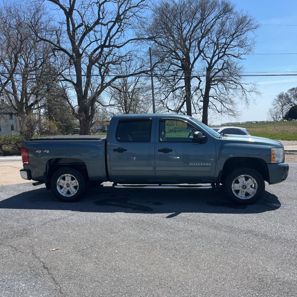 Chevrolet Silverado 1500 4WD Crew Cab 143.5" LT 2011