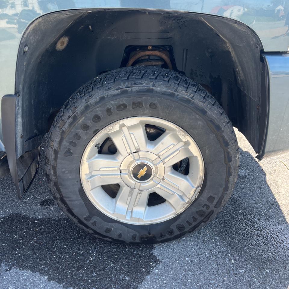 Chevrolet Silverado 1500 4WD Crew Cab 143.5" LT 2011