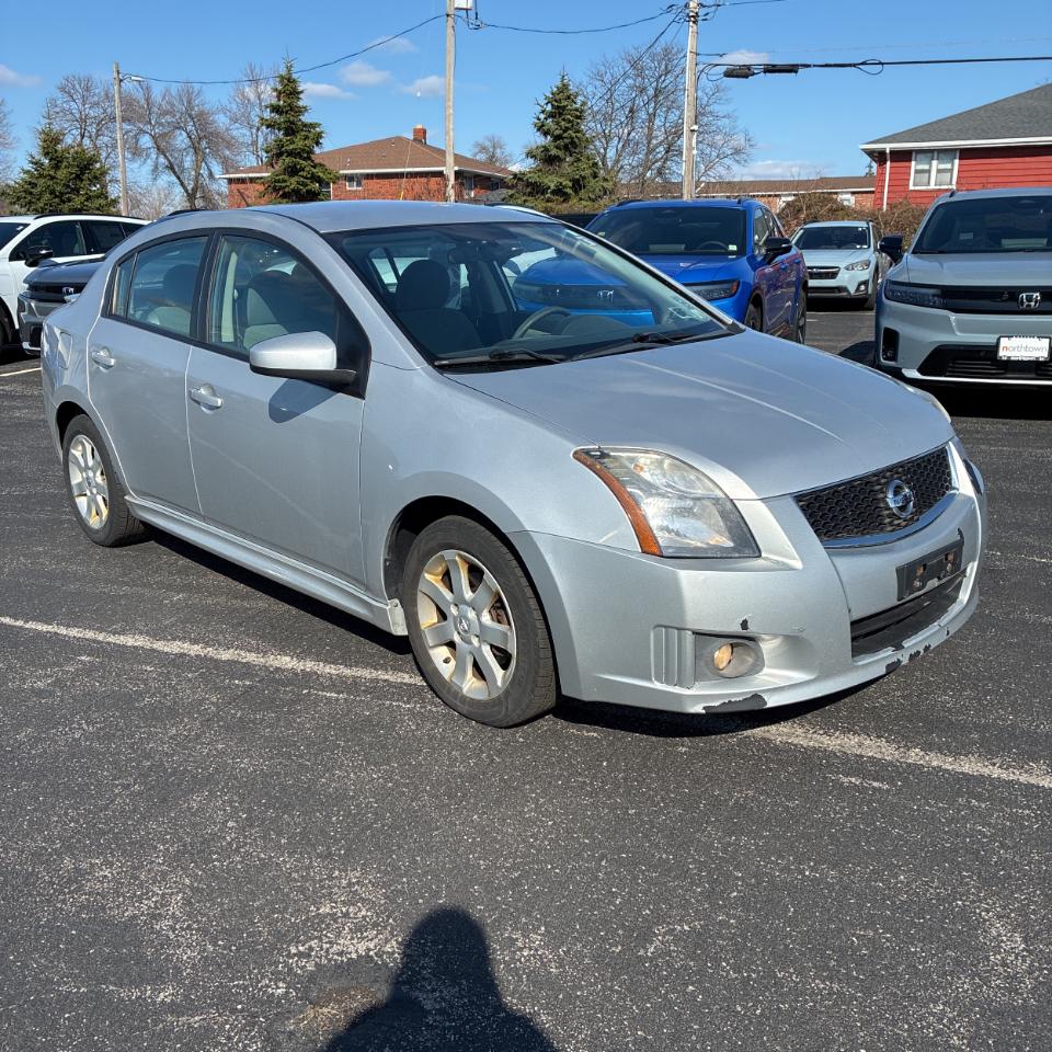 Nissan Sentra 4dr Sdn I4 CVT 2.0 SR 2011