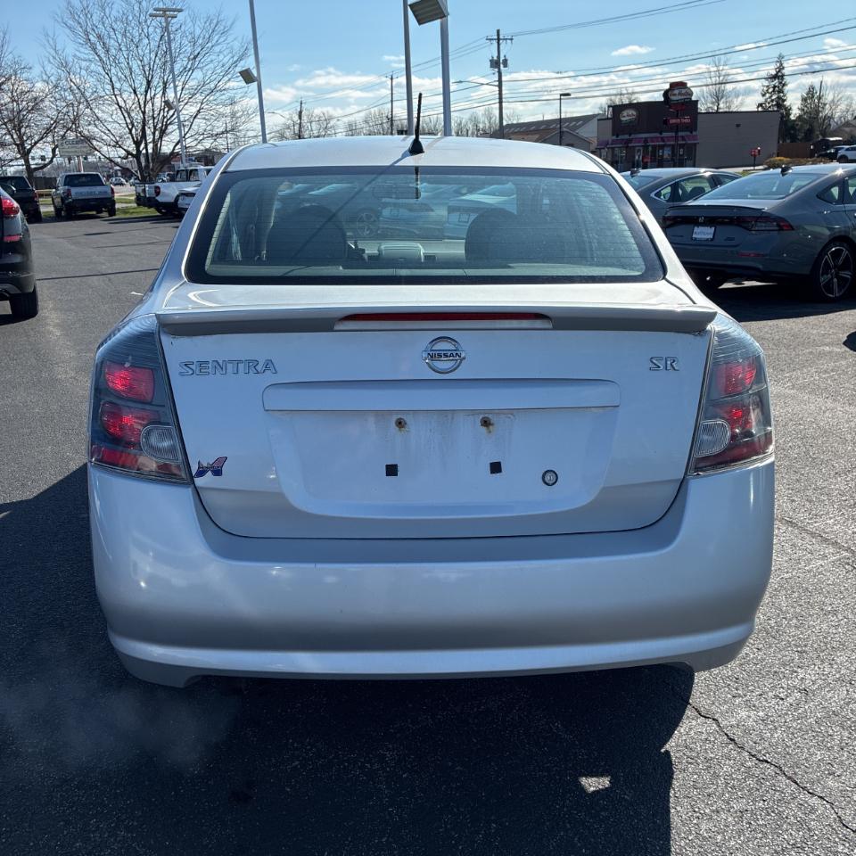 Nissan Sentra 4dr Sdn I4 CVT 2.0 SR 2011