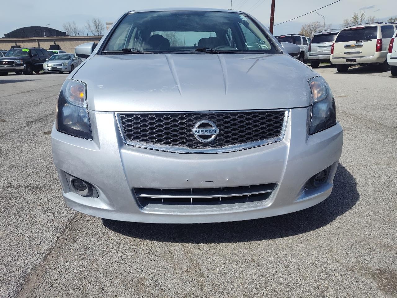 Nissan Sentra 4dr Sdn I4 CVT 2.0 SR 2011