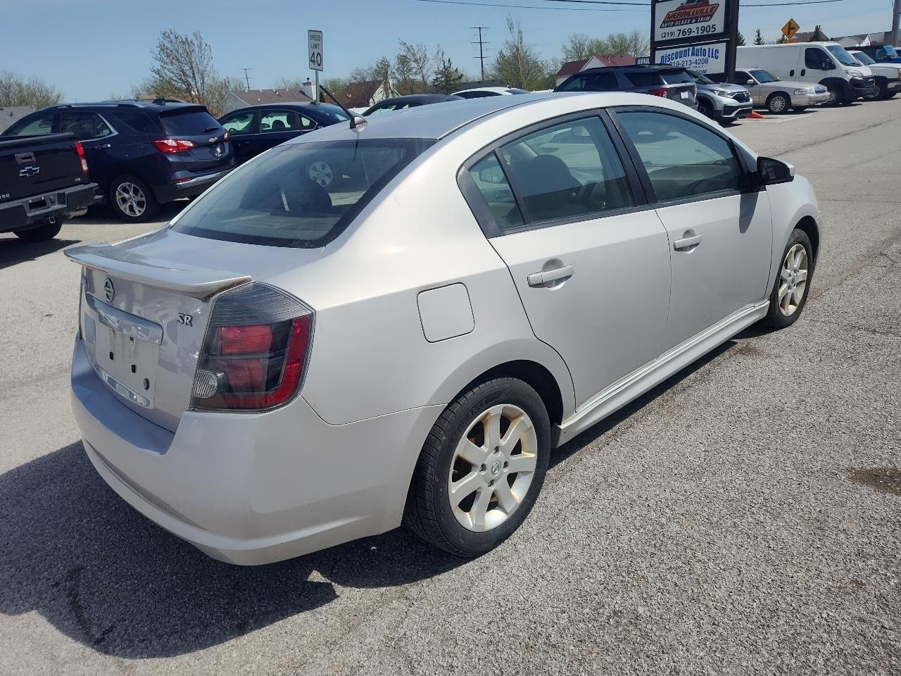 Nissan Sentra 4dr Sdn I4 CVT 2.0 SR 2011