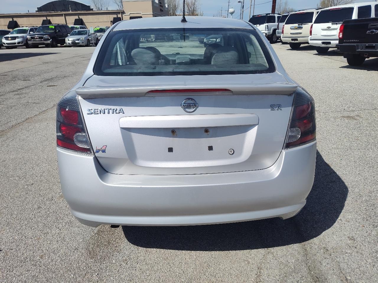 Nissan Sentra 4dr Sdn I4 CVT 2.0 SR 2011