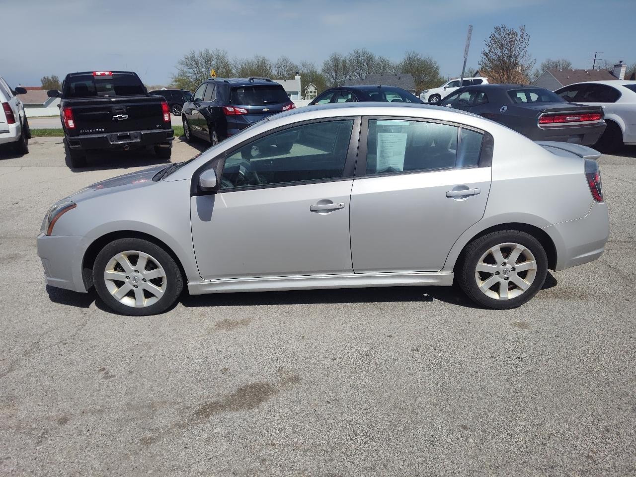 Nissan Sentra 4dr Sdn I4 CVT 2.0 SR 2011