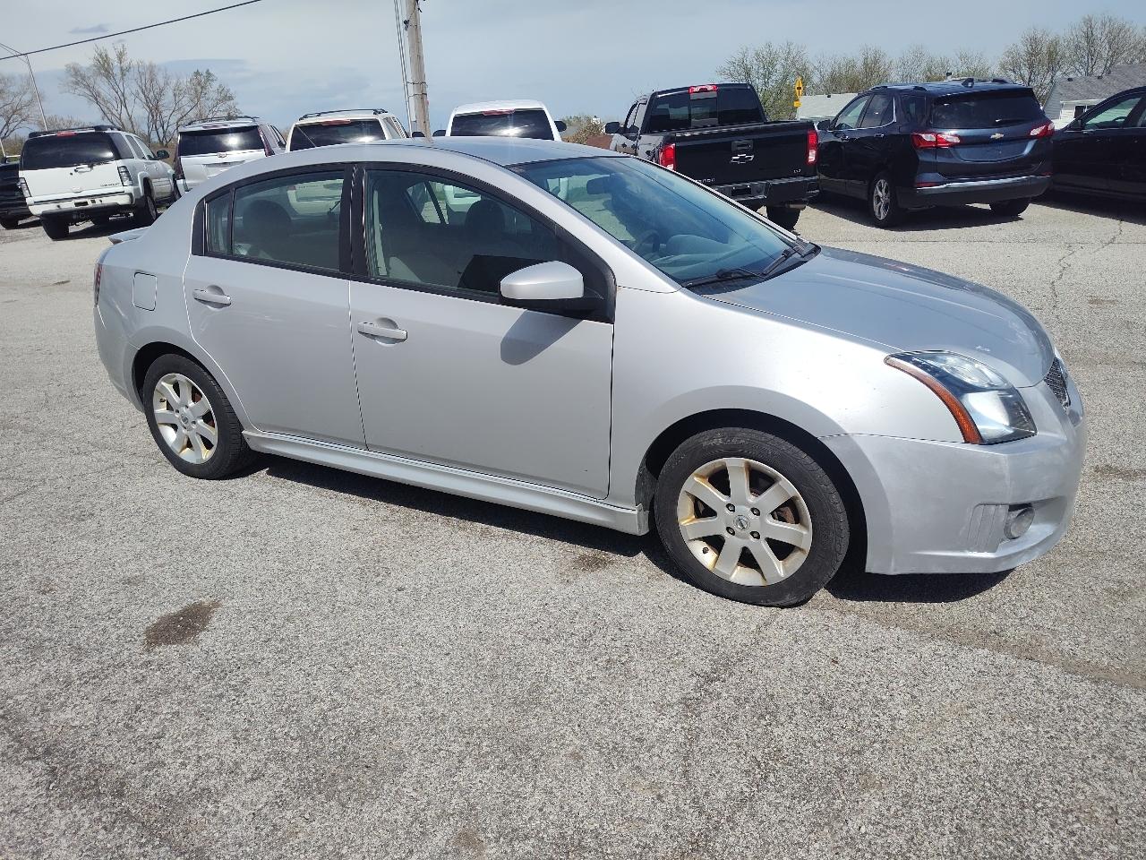 Nissan Sentra 4dr Sdn I4 CVT 2.0 SR 2011