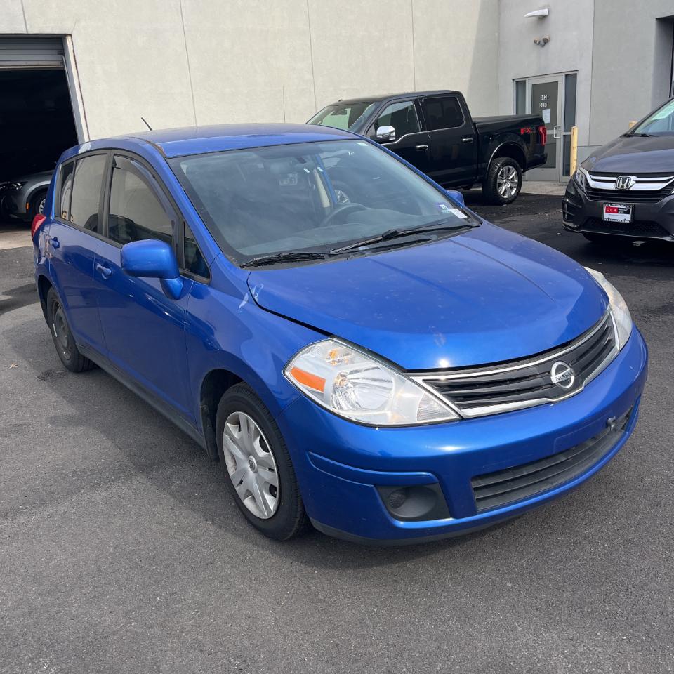Nissan Versa 5dr HB I4 Auto 1.8 S 2011