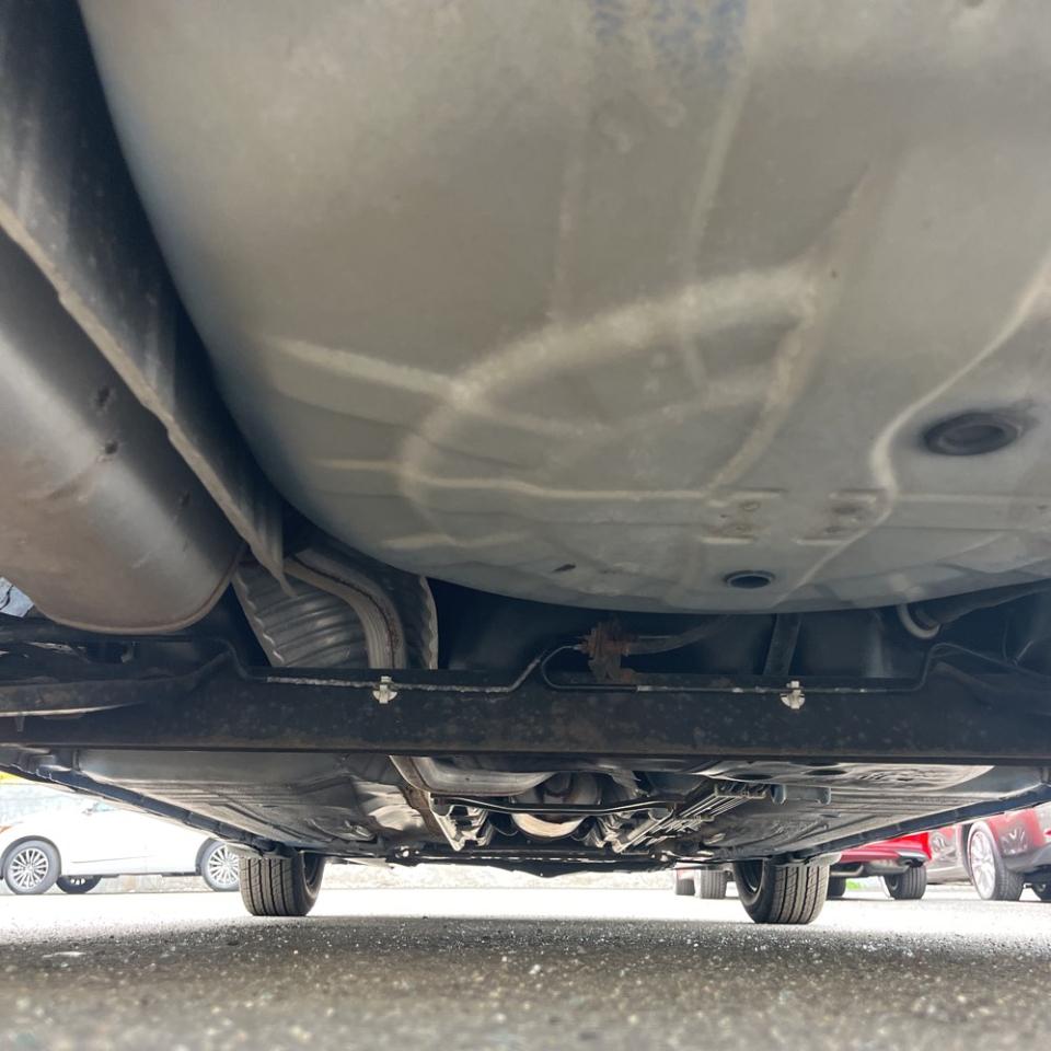 Nissan Versa 5dr HB I4 Auto 1.8 S 2011