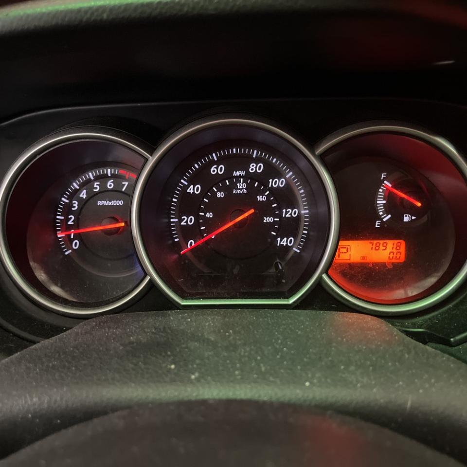 Nissan Versa 5dr HB I4 Auto 1.8 S 2011