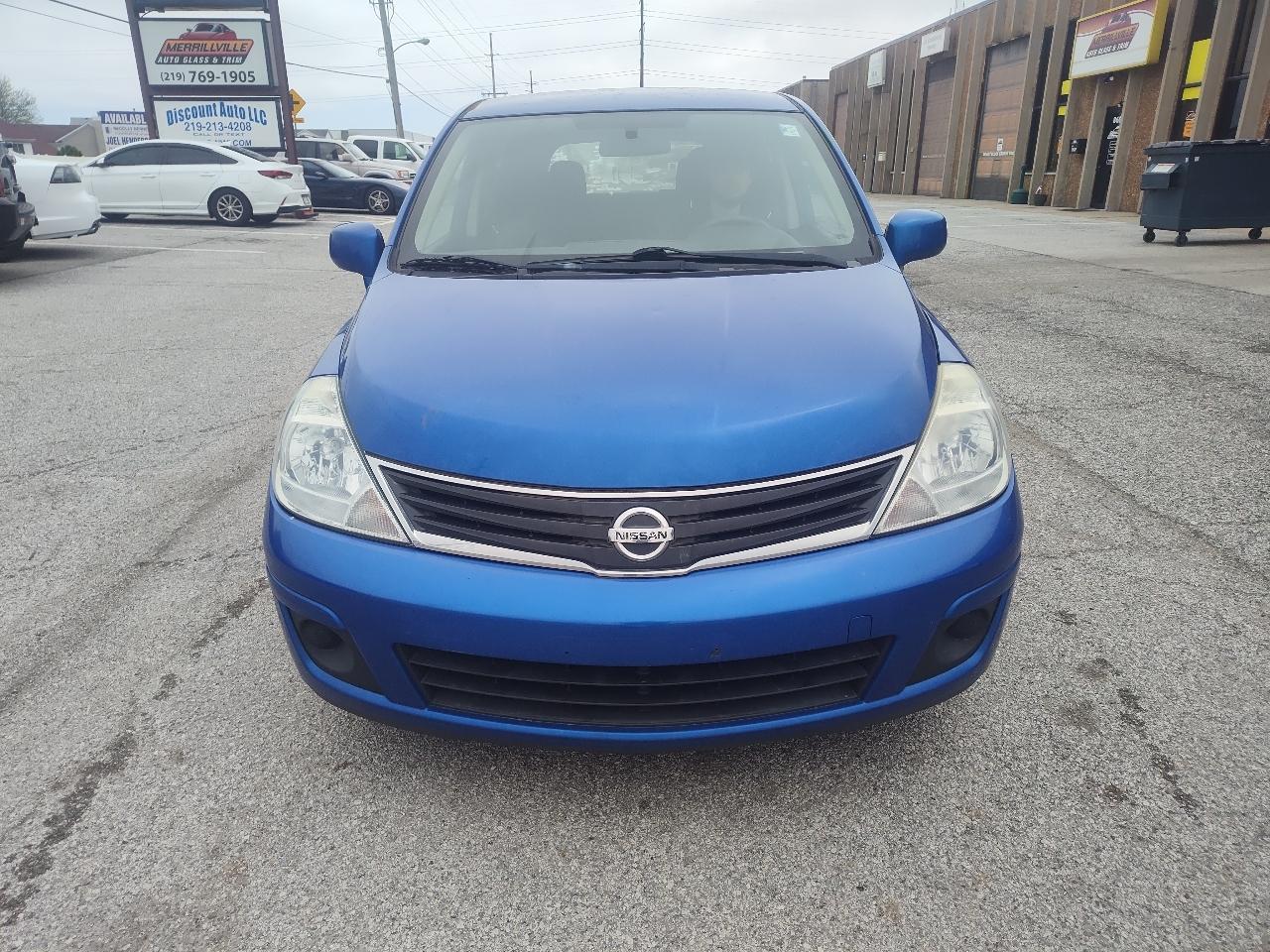 Nissan Versa 5dr HB I4 Auto 1.8 S 2011